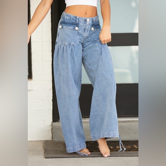 Miss Love Denim - Miss Love Stylish Light Blue Flare Jeans for Women- size Small